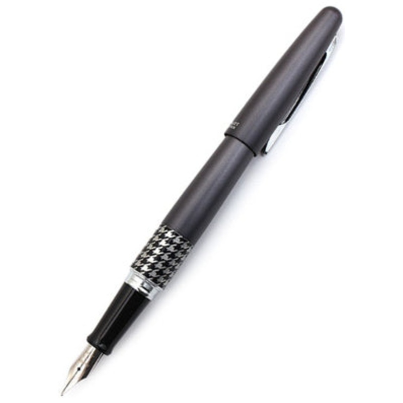 Pilot Metropolitan MR3 Houndstooth Grey Medium Fountain Pen