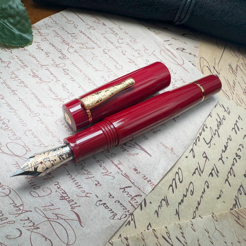 Delta Bio+16 Fountain Pen - Corallo (14Kt Gold - #6 Nib)
