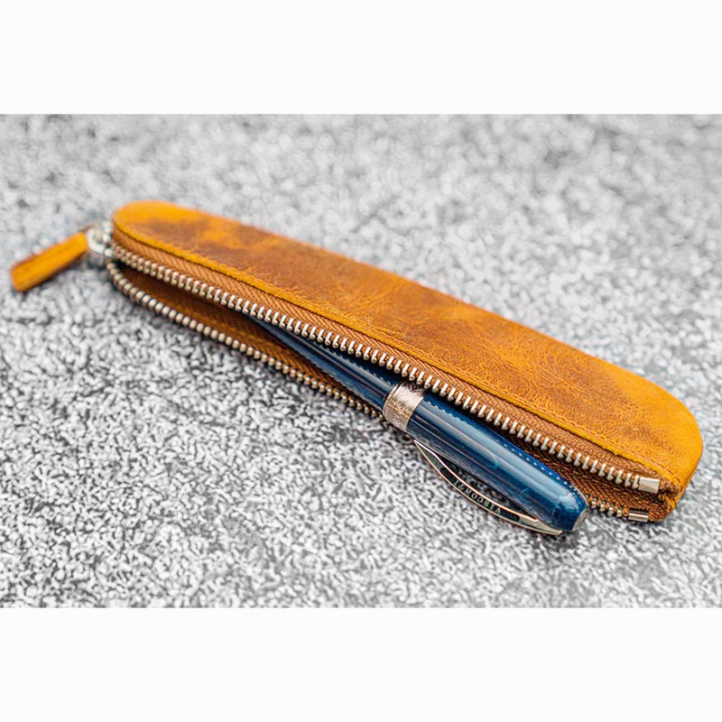 Galen Leather Single Zippered Fountain Pen Pouch - Crazy Horse Brown