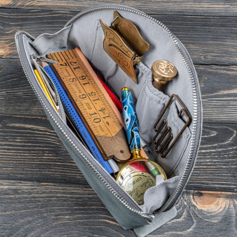 Galen Leather Lunar Makeup/Toiletry Bag - Crazy Horse Smoky