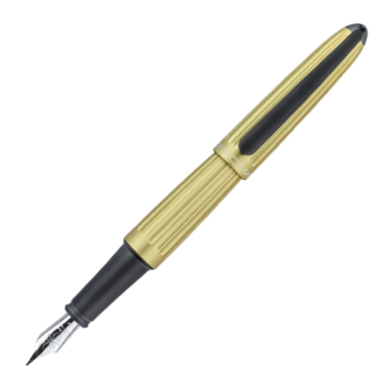Diplomat Aero Fountain Pen - Champagne