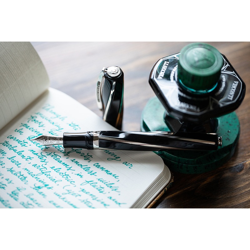 Visconti Divina Black Large Fountain Pen